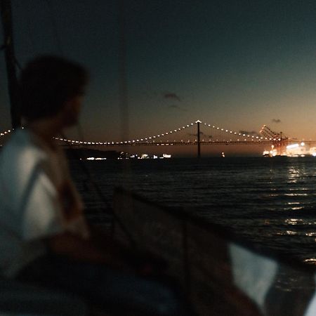 Stay In A Boat - Lisboa Extérieur photo