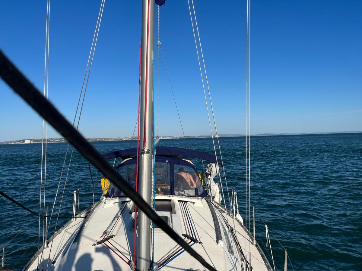 Stay In A Boat - Lisboa Extérieur photo